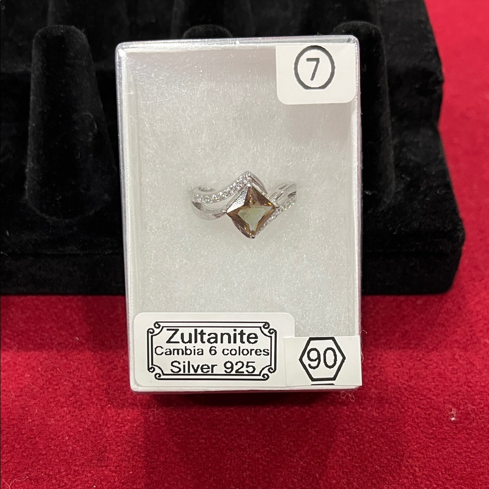 925 Silver Ring with Zultanite stone